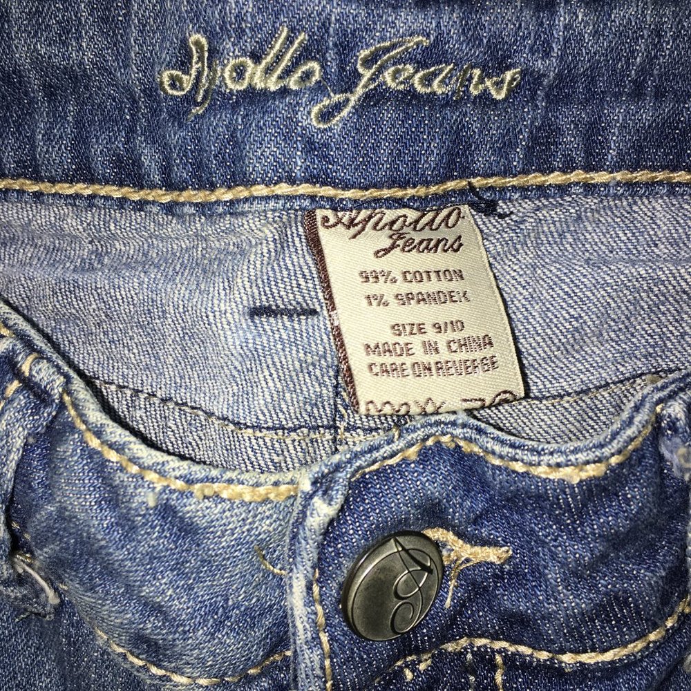 Apollo Juniors 9/10 Destroyed Embroidered Studded Med Wash Lo Rise Crop Jeans - Picture 3 of 7